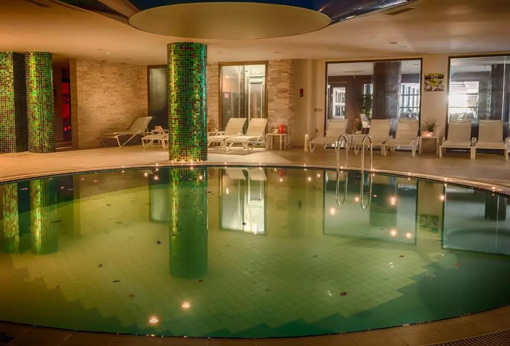 گلدن راک بیچ مارماریس